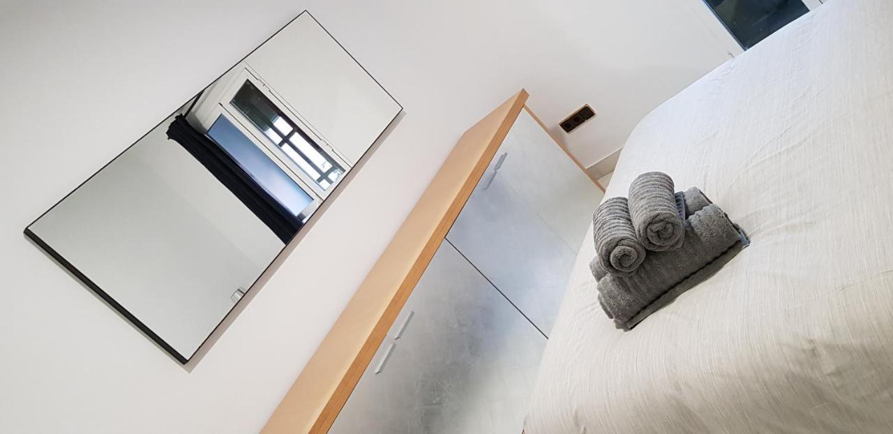 Lux Home - Sierpes Terrace Séville Extérieur photo